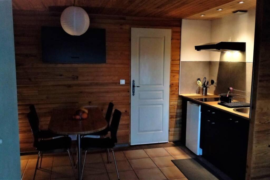 Studio 32M2 - Dans Propriete Avec Vue Imprenable Sur Le Lac Du Salagou Liausson Exterior foto